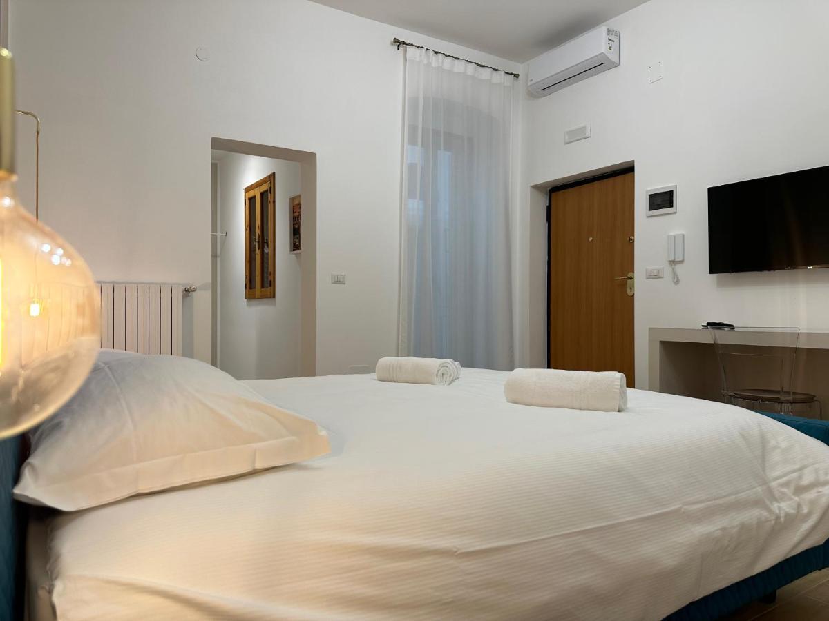 Nouvelle Vag - Apartment & Room Трани Экстерьер фото
