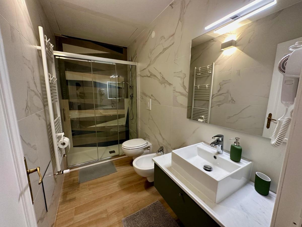 Nouvelle Vag - Apartment & Room Трани Экстерьер фото